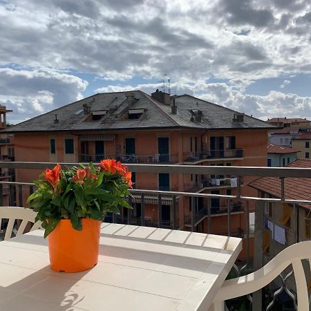 Elisa Appartamento Con Parcheggio 莱万托 外观 照片